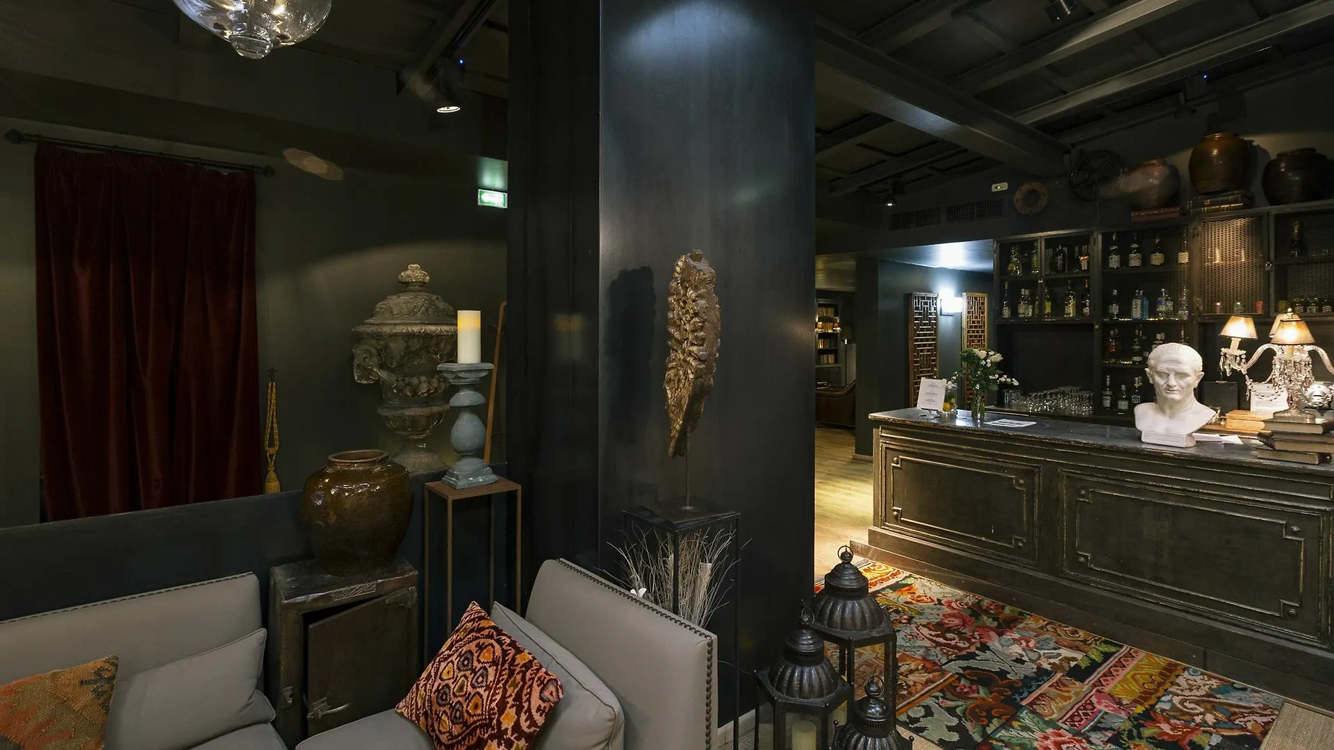 Pulitzer Hotel